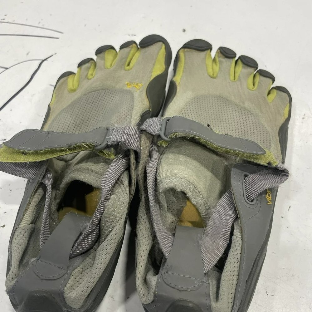 Vibram five finger women's gray barefoot running athletic shoes size 38
